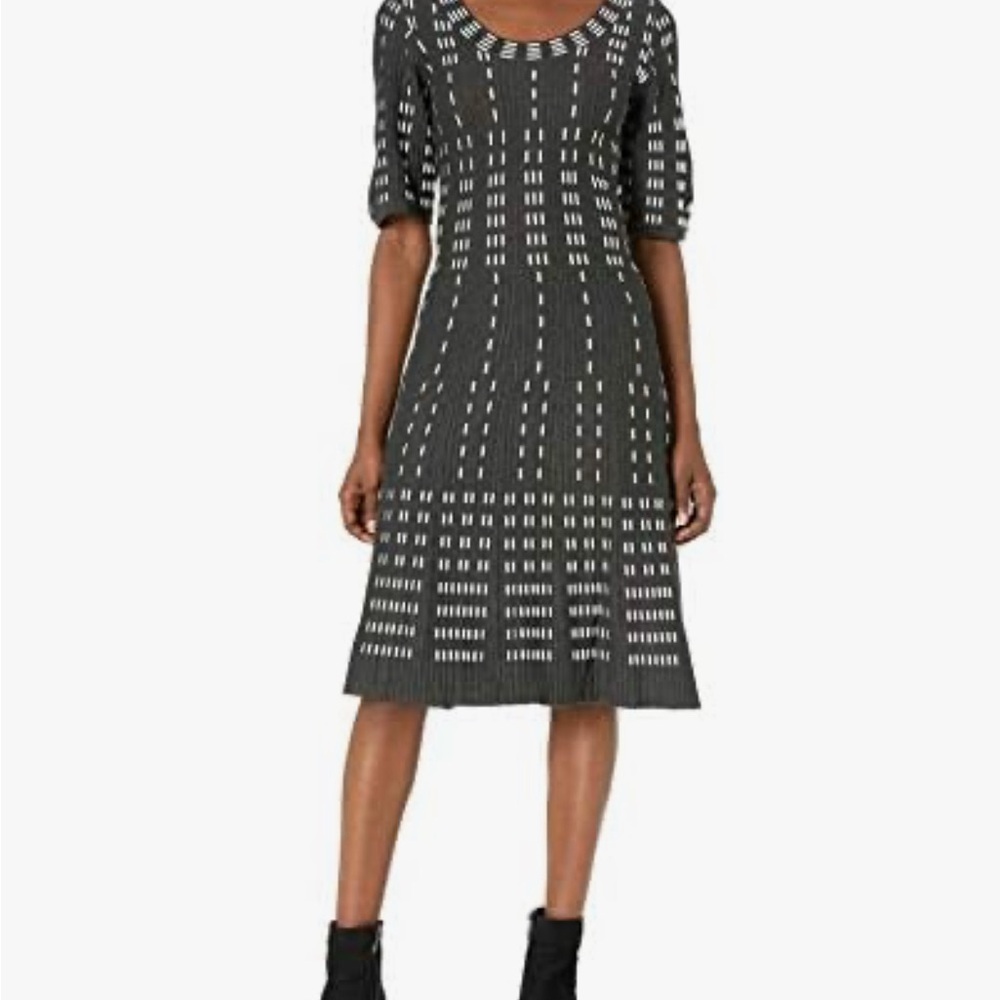 Gabby Skye Women’s Elbow Sleeve Scoop Neck Dash Print Sweater Dress
